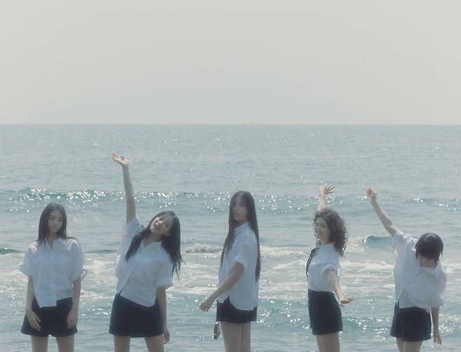 [서울=뉴시스] 뉴진스 '버블검'. (사진 = 어도어 제공) 2024.04.27. photo@newsis.com *재판매 및 DB 금지