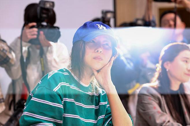 민희진 어도어 대표가 지난 25일 오후 서울 서초구 한국컨퍼런스센터에서 열린 입장 발표 기자회견에 참석해 있다. (사진=연합뉴스)