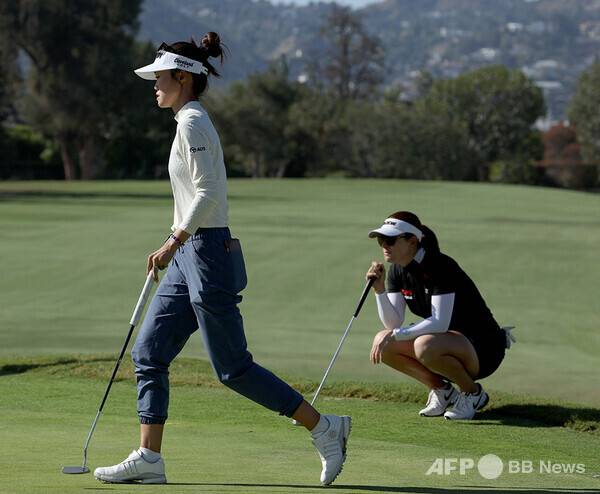 2024년 미국여자프로골프(LPGA) 투어 JM이글 LA 챔피언십 우승을 차지한 한나 그린(오른쪽), 최종라운드에서 동반 경기한 그레이스 김. 사진제공=ⓒAFPBBNews = News1
