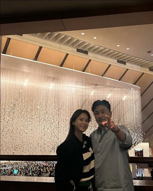이혜원은 지난 29일 자신의 인스타그램에 남편 안정환과의 행복한 데이트 모습을 공개해 팬들의 관심을 모았다. 사진=이혜원 SNS