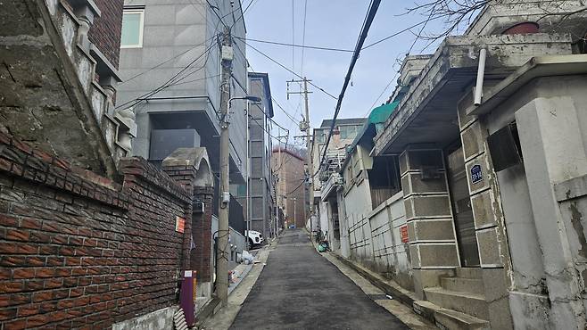 서울 관악구 봉천동 일대 주택가 골목. [고은결 기자]