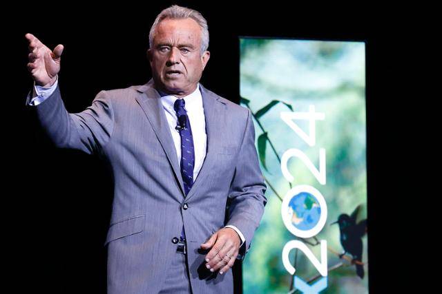 무소속 후보로 미국 대선에 출마한 로버트 F 케네디 주니어가 지난 24일 텍사스주 댈러스에서 열린 'EarthX 콘퍼런스'에서 환경 문제에 대해 연설을 하고 있다. 댈러스=EPA 연합뉴스