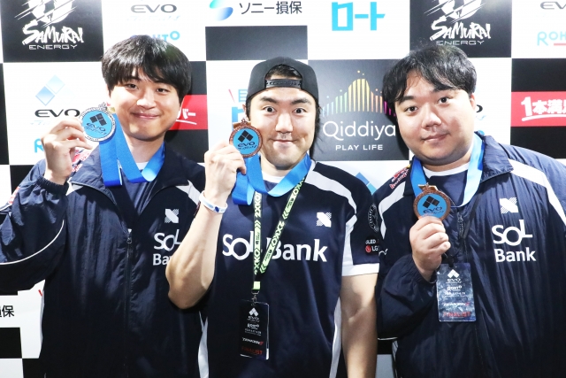 EVO Japan 철권 종목에서 TOP6에 오른 DRX 선수들. 왼쪽부터 윤선웅(로하이), 강성호(샤넬), 박병호(인페스티드). DRX 제공