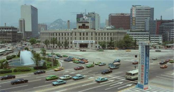 1979년 서울광장 모습. 서울시 제공