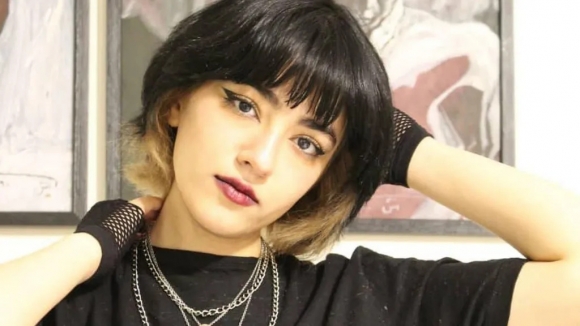 니카는 이란의 엄격한 여성 복장 규정에 반대하는 시위 도중 실종·사망했으며 당시 16세였다. / 사진=아타시 샤카라미 제공