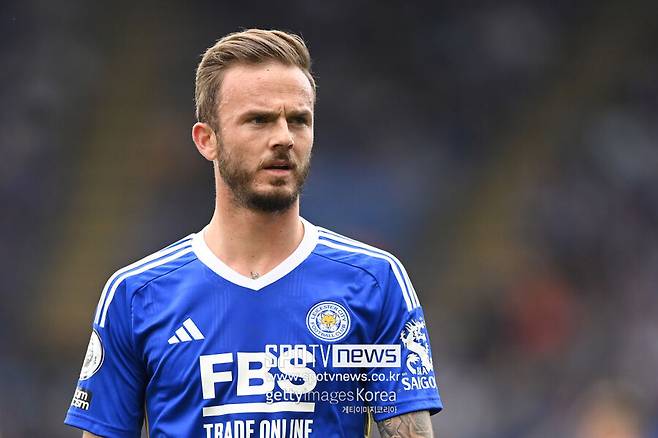 ▲ 레스터 시티는 30일(한국시간) 영국 프레스턴의 딥데일에서 열린 2023-24시즌 잉글랜드 챔피언십 45라운드에서 프레스턴 노스 엔드에 3-0 완승을 거뒀다. 이로써 레스터 시티는 31승4무10패(승점 97)로 잔여 경기와 상관없이 리그 우승을 차지했다. 2위 리즈 유나이티드와 3위 입스위치 타운은 각각 리그 1경기와 2경기를 남겨뒀지만, 전승을 거둬도 레스터 시티를 따라잡을 수 없다.