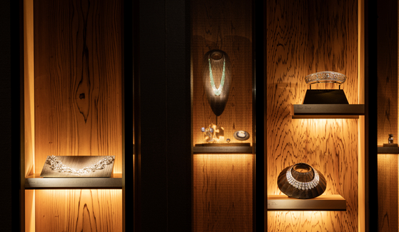 Items on display at the Seoul leg of “Cartier, Crystallization of Time,” jointly held by the JoongAng Ilbo and Seoul Design Foundation [JOONGANG PHOTO]