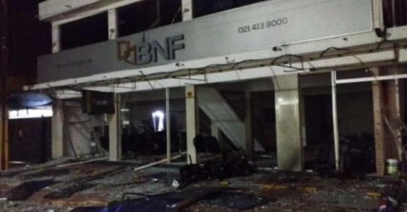 무장강도의 공격을 받은 은행. /출처=파라과이 경찰