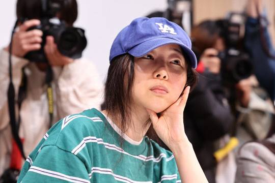 민희진 어도어 대표가 지난달 25일 오후 서울 서초구 한국컨퍼런스센터에서 열린 입장 발표 기자회견에 참석해 있다. 연합뉴스