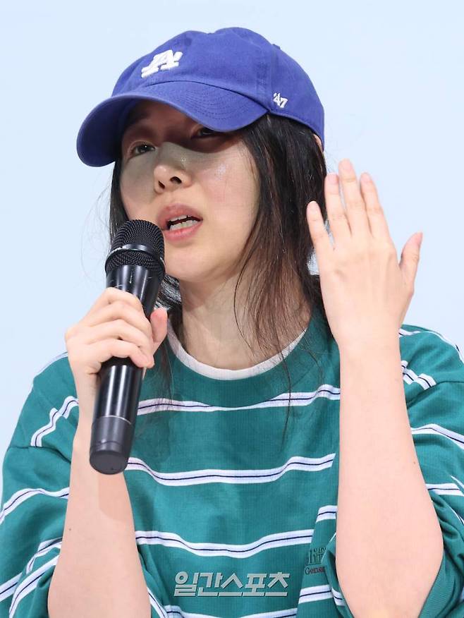 어도어의 민희진 대표가 하이브와의 대립에 대한 긴급 기자회견를 25일 오후 서울 서초구 한국컨퍼런스센터에서 진행했다. 한편, 지난 22일부터 어도어에 대한 감사를 진행한 하이브는 이날 민희진 대표 주도로 경영권 탈취 계획이 수립됐다는 구체적인 사실을 확인했고 물증도 확보했다며 고발장 제출을 예고했다. 서병수 기자 qudtn@edaily.co.kr /2024.04.25/