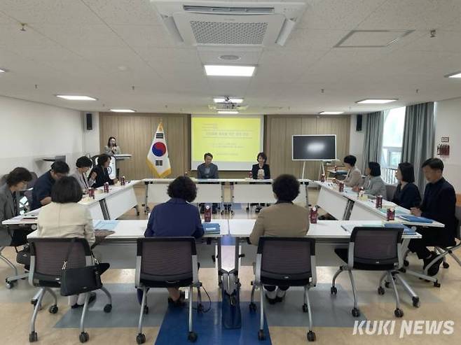 충남교육청은 2일 유아교육원에서 산업재해 예방 대책 마련을 위해 교육지원청 팀장 회의를 개최했다.