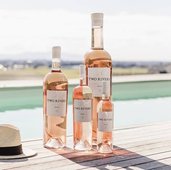 투 리버즈 아일 오브 뷰티 로제. 인스타그램