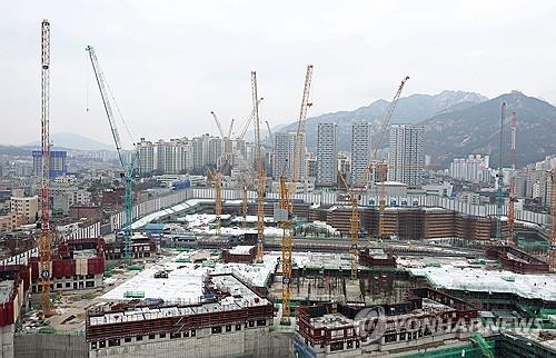 공사비 급등에 공사가 중단된 서울의 한 재개발 현장  [연합뉴스 자료사진]