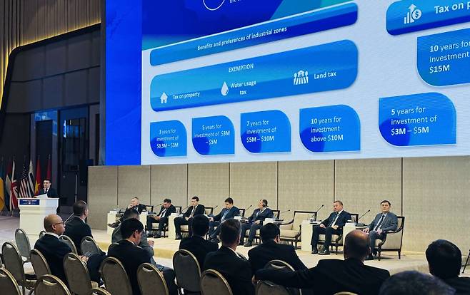 Panelists attend a discussion on Investment potential of the regions of Uzbekistan at the Tashkent Investment Forum held at Tashkent City Congress Hall in Tashkent on Friday. (Sanjay Kumar/The Korea Herald)