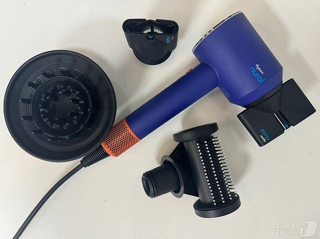 다이슨 '슈퍼소닉 뉴럴' 헤어드라이어의 다양한 노즐. 2024.5.2. / 뉴스1 ⓒ News1 강태우 기자