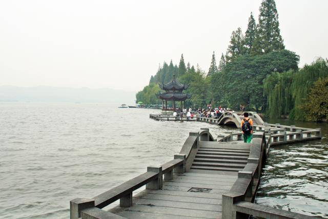 항저우 서호의 장교. ⓒ최종명