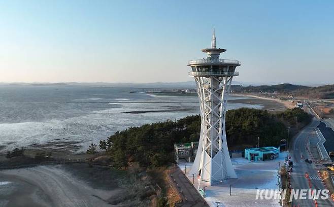 홍성군에서 새롭게 조성한 대표 관광 랜드마크 시설‘홍성스카이타워’가  오는 14일 정식 개장한다. 