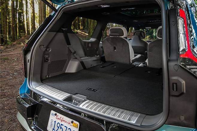 [사진=뉴시스] 기아의 대형 전기 SUV EV9의 3열 좌석이 접힌 모습. (사진=기아 제공) 2024.05.03 photo@newsis.com *재판매 및 DB 금지