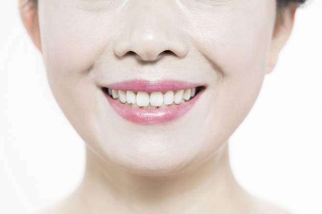 치아는 외부적인 요인에 의해 쉽게 변색되기 때문에 평소 생활습관 관리가 필요하다./사진=클립아트코리아