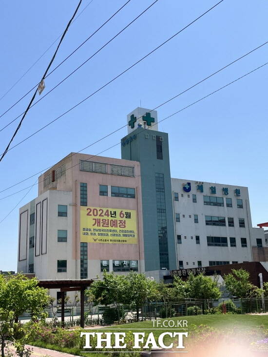 오는 6월 개원을 앞두고 수개월째 공사가 중단된 '공공형 종합병원' 전경./나주=김현정 기자