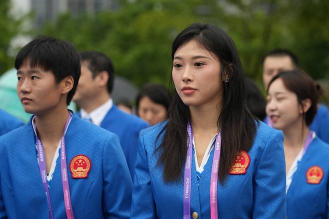중국 대표단 선수인 우옌니가 지난 2023년 9월 16일(현지시간) 중국 저장성 동부 항저우에서 열린 항저우 아시안게임 선수촌 개소식에 참석하고 있다. 신화=연합뉴스