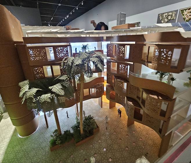 A model of "The Masdar Institute" in Abu Dhabi is on display at the exhibition, “Future Positive: Norman Foster, Foster + Partners,” at Seoul Museum of Art. (Park Yuna/The Korea Herald)