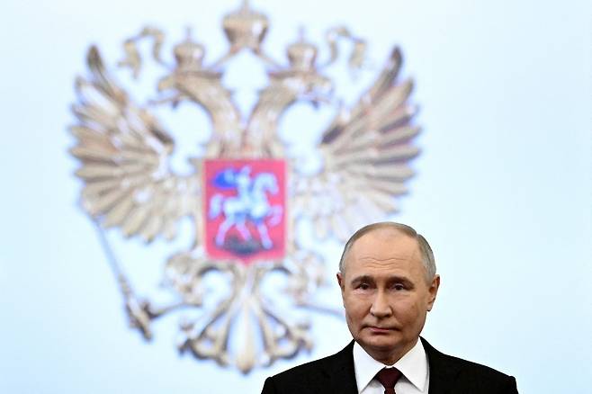 블라디미르 푸틴 러시아 대통령이 7일(현지시간) 모스크바 크렘린궁에서 열린 대통령 취임식에 참석하고 있다./AFPBBNews=뉴스1