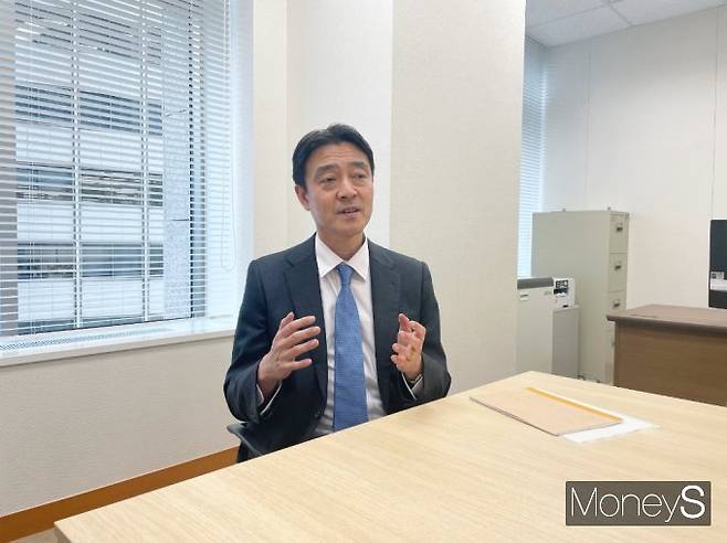 4월25일 일본 도쿄 금융청에서 만난 타카다 히데키 일본 전략개발 본부장이 전환금융과 녹색금융의 중요성을 강조했다./사진=머니S