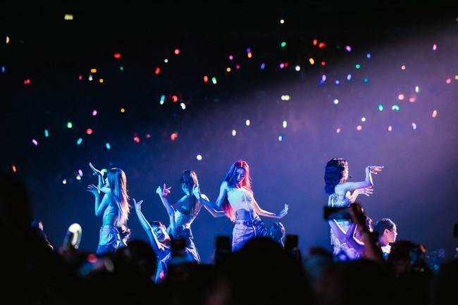 사진=JYP엔터테인먼트, Christoph Heidrich, Vincent van den Boogaard 제공