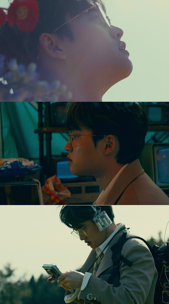 도경수는 ‘Mars’로 듣는 이들의 마음까지 간지럽히고 있다.사진=‘Mars’ 뮤직비디오 캡처