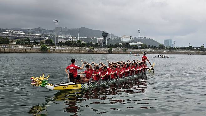 ◇홍콩에선 크고 작은 스포츠 이벤트가 다양하게 열린다. 6월에는 홍콩을 대표하는 용선을 활용한 드레곤 보트 축제가 열릴 예정이다.