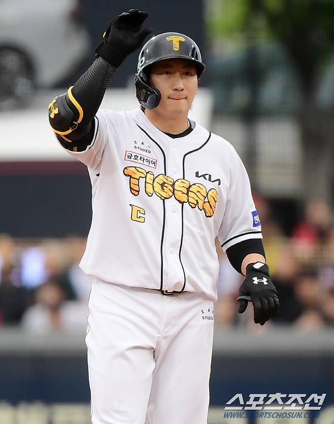 4일 광주 기아 챔피언스필드에서 열린 한화와 KIA의 경기. 3회말 1사 나성범이 2루타를 친 후 기뻐하고 있다. 광주=정재근 기자 cjg@sportschosun.com/2024.5.4/