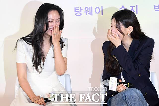 탕웨이-수지 '사이좋은 미녀 여배우!'