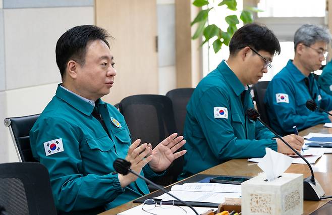 조규홍 보건복지부 장관이 9일 정부세종청사에서 열린 의사 집단행동 중앙사고수습본부 제43차 회의를 주재하고 있다.
