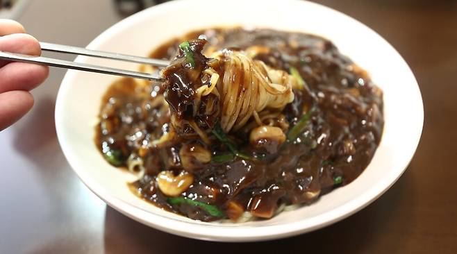 전주 중국집 ‘대보장’의 ‘삼선짜장’. 박미향 기자