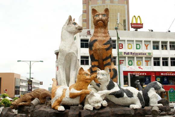 말레이시아 쿠칭은 세계 최초의 고양이 박물관이 있는 고양이 도시다. 사진: 위키피디아.