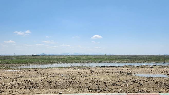 공장 건립이 예정된 두산퓨얼셀 새만금 공장 맞은편 부지  [촬영 박초롱]