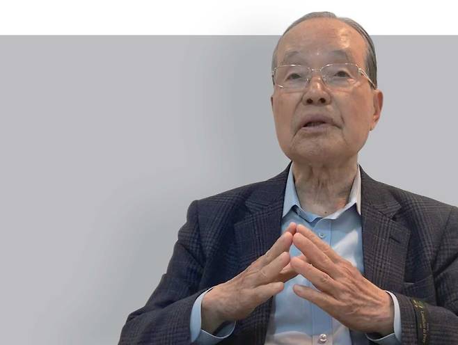 '21세기 우리의 생존전략'의 저자 이태교 서울부동산포럼 회장.