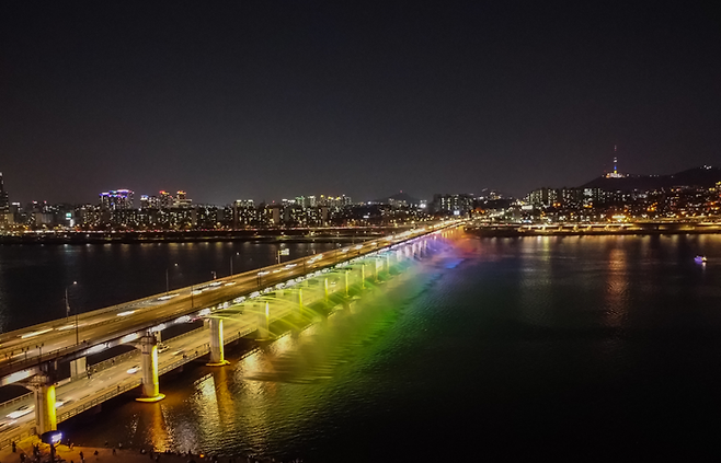 한강 반포대교 달빛무지개분수 전경. [사진 = 서울시]