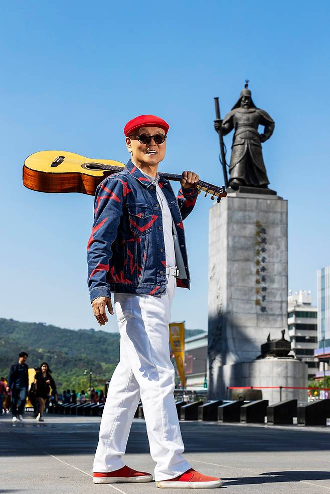 인기 동요와 명랑 가요 등 500여곡을 써온 박문영 작곡가. 국민 누구나 그의 노래들을 부르지만, 정작 저작권료론 통틀어 월 100만원 정도 밖에 받지 못하고 있다고 한다. 그는 "다들 애국하겠다고 내 노래 갖다쓰는데 쫓아다니며 돈을 받을 수도 없고..."라고 했다. /양수열 영상미디어 기자