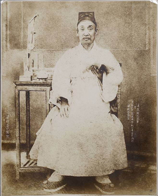 <사진⑥> 1882년 청나라에서 촬영한 대원군. /서울역사박물관
