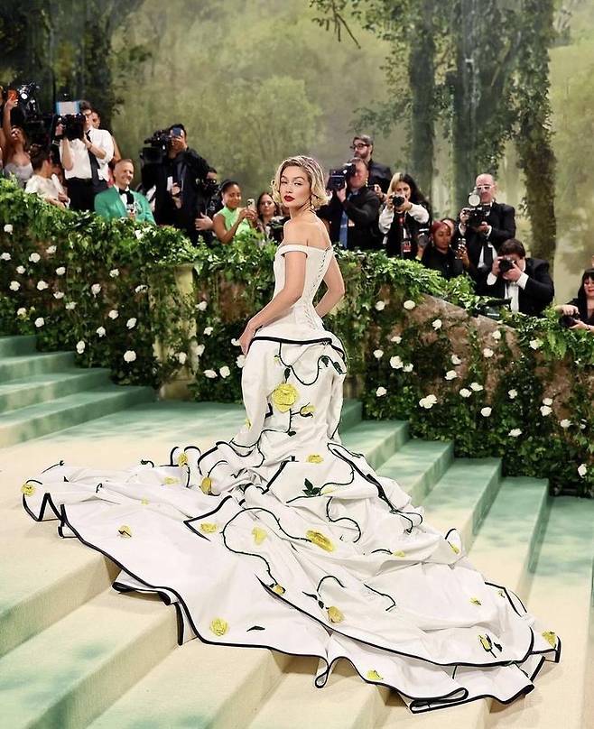 지지 하디드 인스타그램