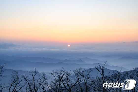 강원 정선군 가리왕산에서 바라본 일출 자료사진. (뉴스1 DB)