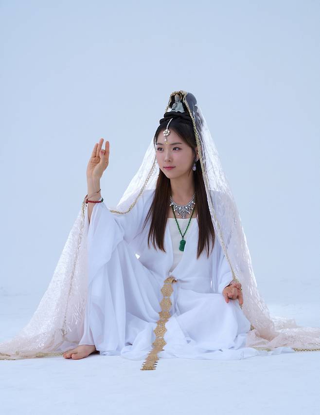 노래하는 관세음보살 '관서현보살' 서현진(사진=배드보스컴퍼니 제공)