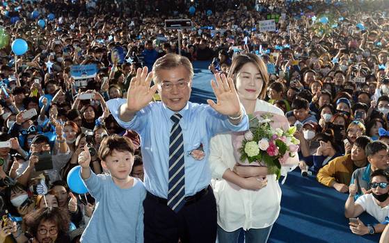 문재인 전 대통령과 딸 문다혜 씨의 모습. 뉴시스