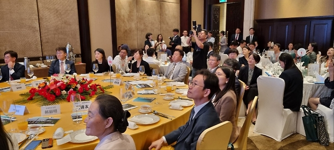제주도가 지난 8일 중국 광둥성 선전시 인터컨티넨탈호텔에서 제주 워케이션 및 관광 설명회를 개최하고 있다. [제주도]