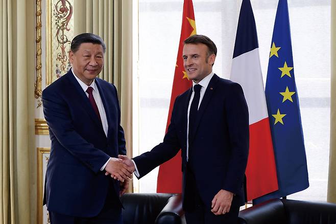 5년 만에 유럽 순방에 나선 시진핑 중국 국가주석은 첫 방문지로 프랑스를 택하고 마크롱 대통령과 만났다. ⓒ로이터