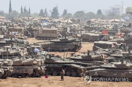 가자국경 집결한 이스라엘군 탱크 [EPA=연합뉴스 자료사진. 재판매 및 DB금지]