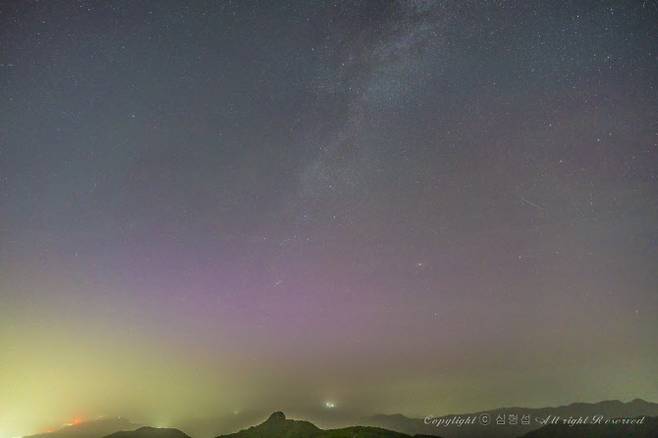 지난 12일 새벽 2시쯤 강원 화천군에서 포착된 오로라. (사진=용인어린이천문대 심형섭씨 제공)