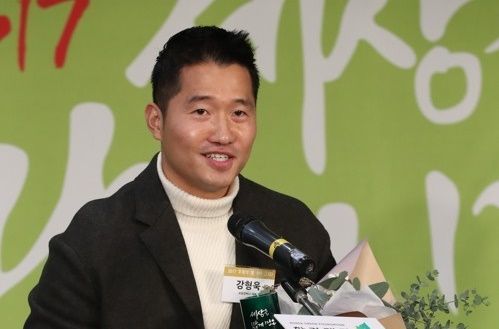 보듬컴퍼니 대표이자 반려견 훈련사인 강형욱씨